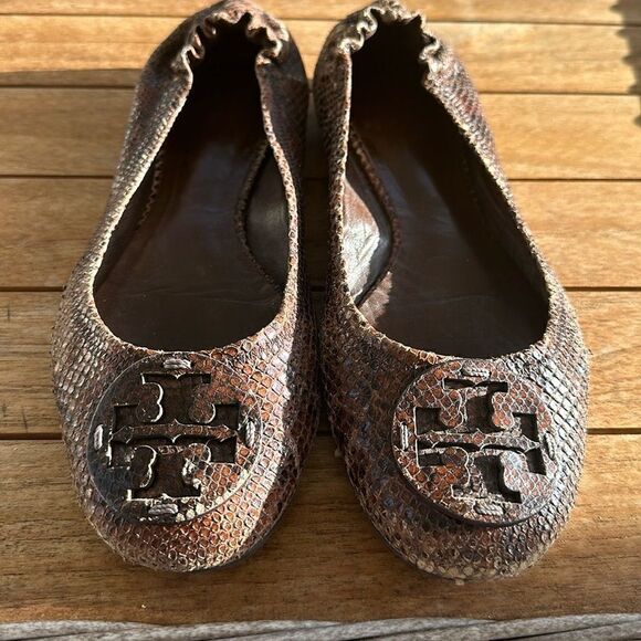 Tory Burch Snakeskin Flat Shoes 8 - Picture 1 of 6